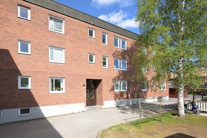 Hedlundavägen 2, Väst På Stan