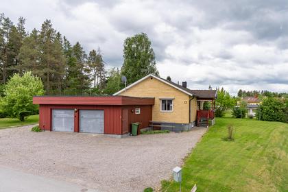 Tvärvägen 12, Hållnäshalvön