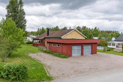 Tvärvägen 12, Hållnäshalvön