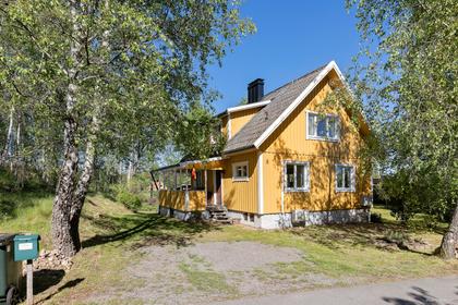 Skogvaktarevägen 8, Åsljunga