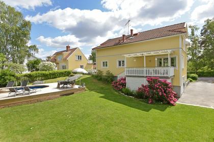 Skogslöparvägen 22, Flysta