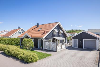 Grönsångarevägen 8, Linghem