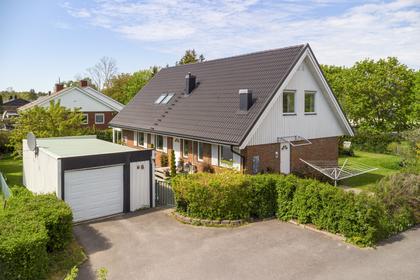 Vitpilsgränd 6, Hässelby Norra Villastad