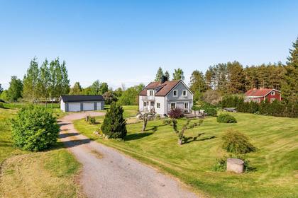 Lilla Ljuna Ekhamra 1, Hogstad