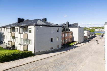Västra Kyrkogatan 6, Centralt