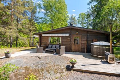 Nyponvägen 11, Torö
