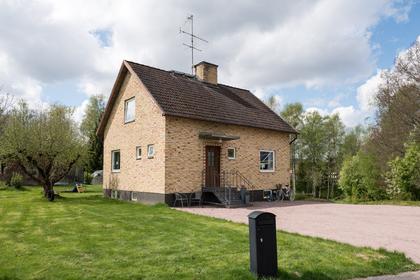 Källstigen 10, Karlbo