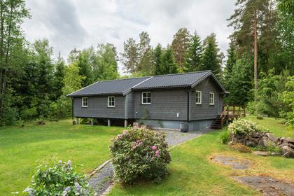 Östra Mellanskogsvägen 16, Järlåsa