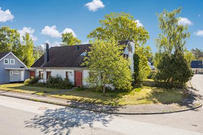 Grönvägen 66, Centralt