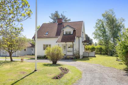 Villberga Långarnö 14, Grillby
