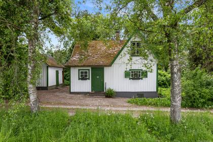 Skolgatan 13, Vollsjö By
