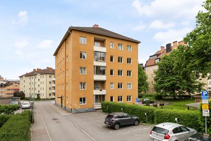 Engelbrektsgatan 6, Centralt