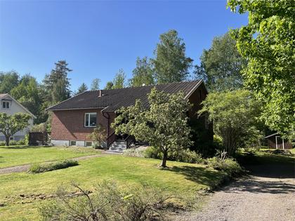 Klockarvägen 15, Skogsbo