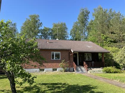 Klockarvägen 15, Skogsbo