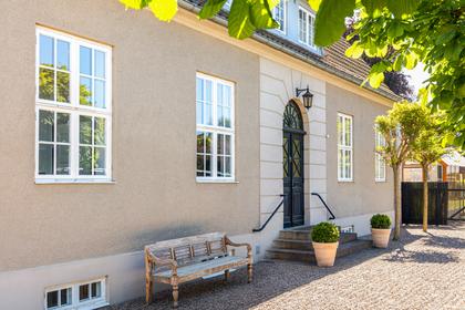 Villagatan 11, Centrum