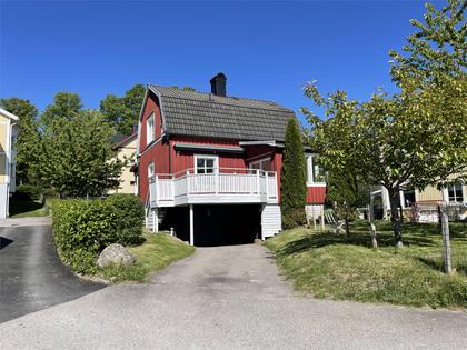 Kyrkotorp 17, Centralt