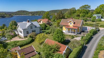 Treklövervägen 21, Lyckorna