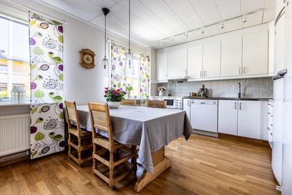 Körsbärsvägen 18, Böleäng