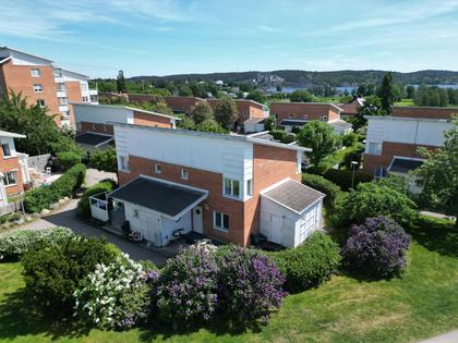 Herrgårdsstigen 16, Brevik