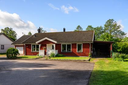 Almvägen 19, Hjortsberga