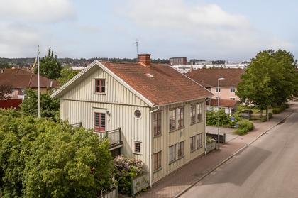 Nya Kyrkogatan 5, Centrum