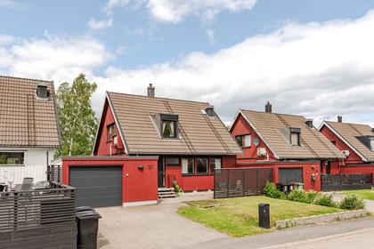 Åsbergsvägen 37, Centrum