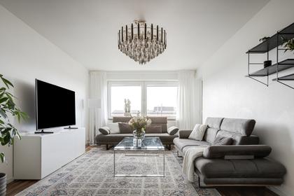 Rödkullastigen 5B, Almhög