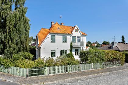 Asplyckegatan 15, Centrum