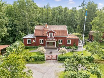 Simonstorp Stavsjölund, Simonstorp