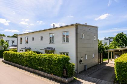 Lusthusgatan 10, Biskopshagen
