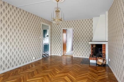 Stockholmsvägen 25B, Centralt