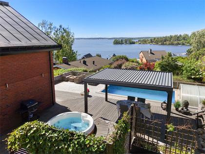 Fiskarjohans Backe 8, Hässelby Södra Villastad