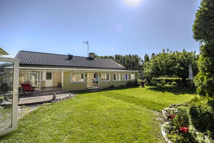 Fanjunkarevägen 11, Mesta