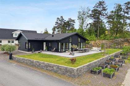 Alby Backe 12, Vagnhärad