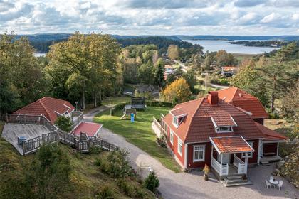 Strandlyckås väg 51, Resteröd