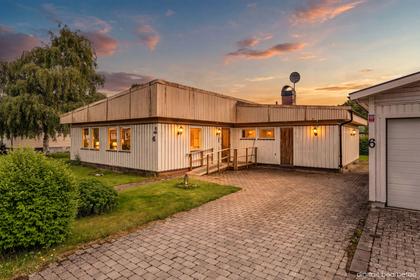 Lärkvägen 6, Sollebrunn Med Omnejd