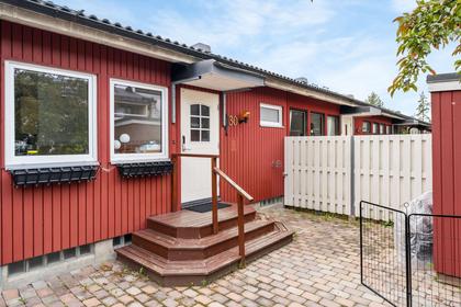 Tornfalksvägen 30, Bosvedjan