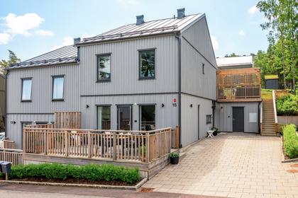 Fiolmannens gata 15, Ytterby