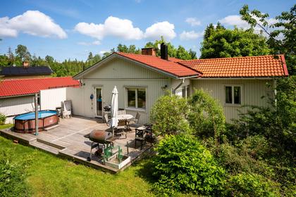 Gillevägen 3, Hälleforsnäs