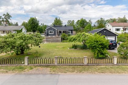 Folkparksvägen 6, Blomstermåla
