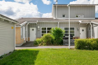 Lantgårdsvägen 10, Sollentuna Viby