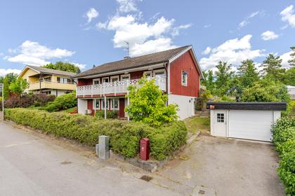 Lövsångarevägen 8, Åtvidaberg