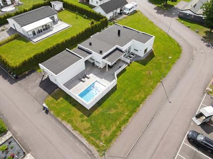 Sidensvansvägen 2, Lövboås
