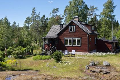 Skogsdalsvägen 16, Ljusterö