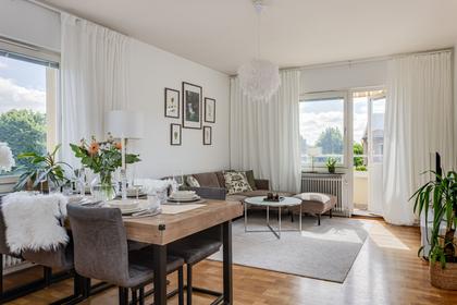 Hertig Knutsgatan 39D, Centralt