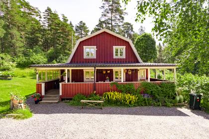 Prästgårdsvägen 7, Brottby