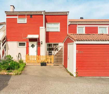 Västergården 253, Västergården
