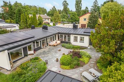 Meteorvägen 38, Skälby