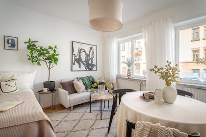 Vattenledningsvägen 43, Midsommarkransen