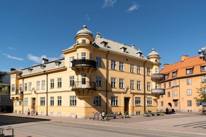Engelbrektsplan 3, Centrum